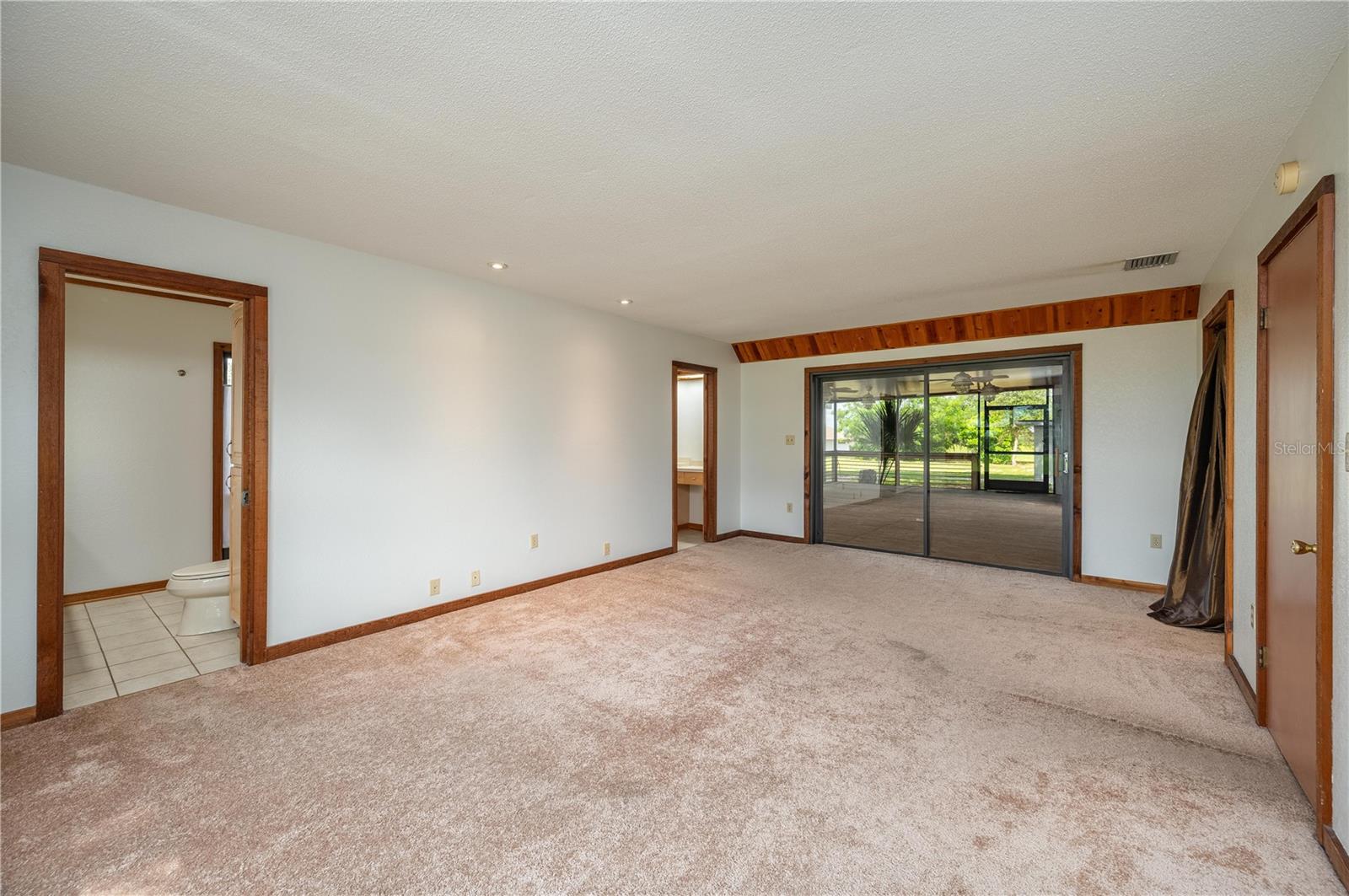 CROOKED LAKE - Residential