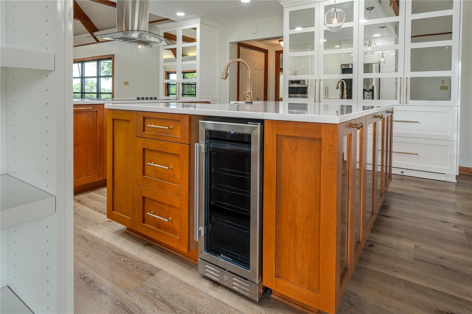 CROOKED LAKE - Residential