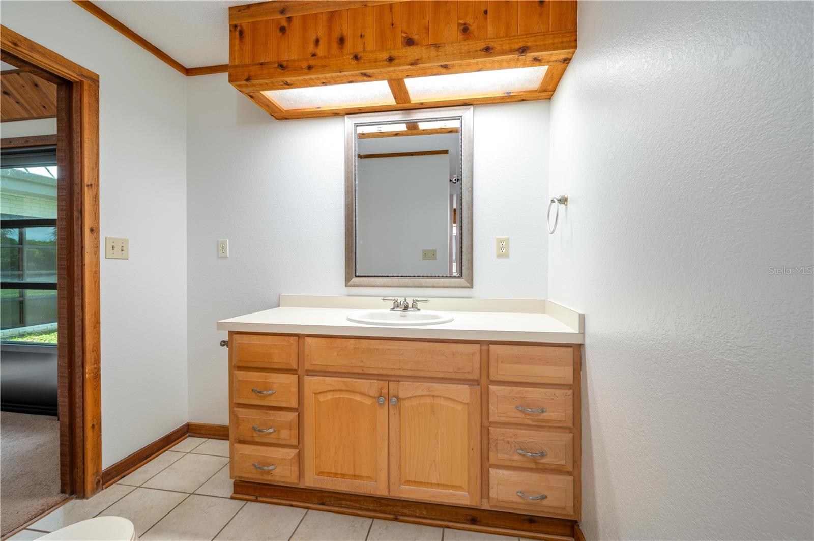 CROOKED LAKE - Residential
