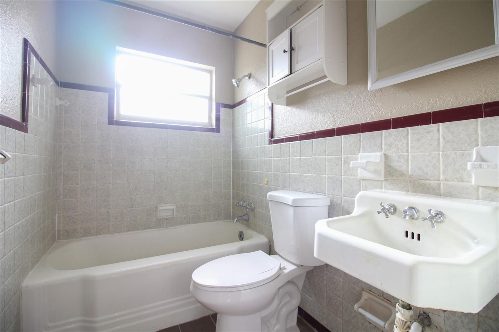 VAN DEUSEN AND SHANNONS - Residential Lease