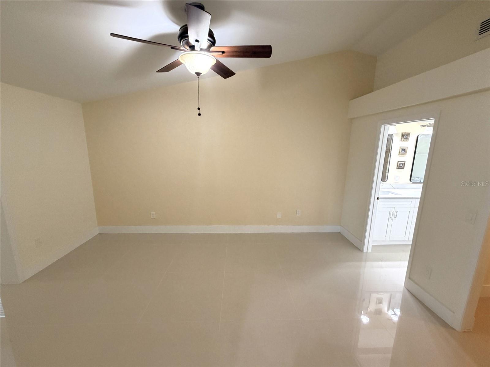 COLLEGE HEIGHTS PH 02 - Residential Lease
