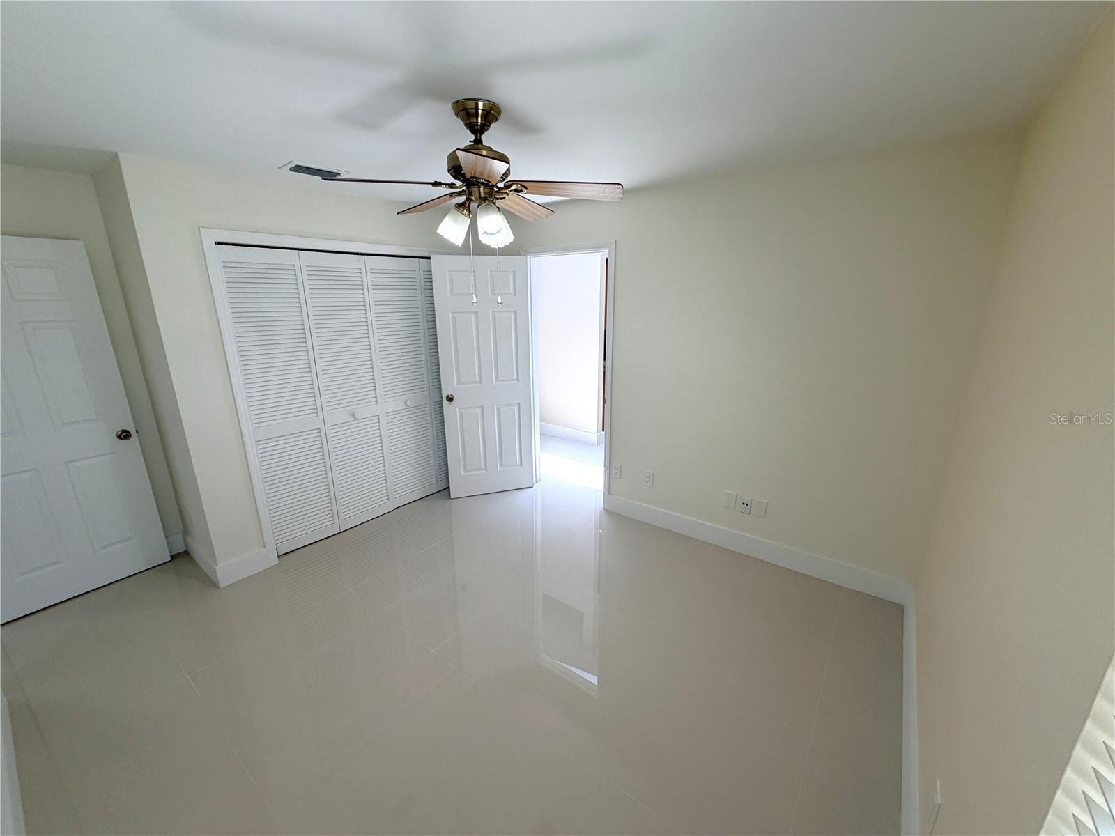 COLLEGE HEIGHTS PH 02 - Residential Lease