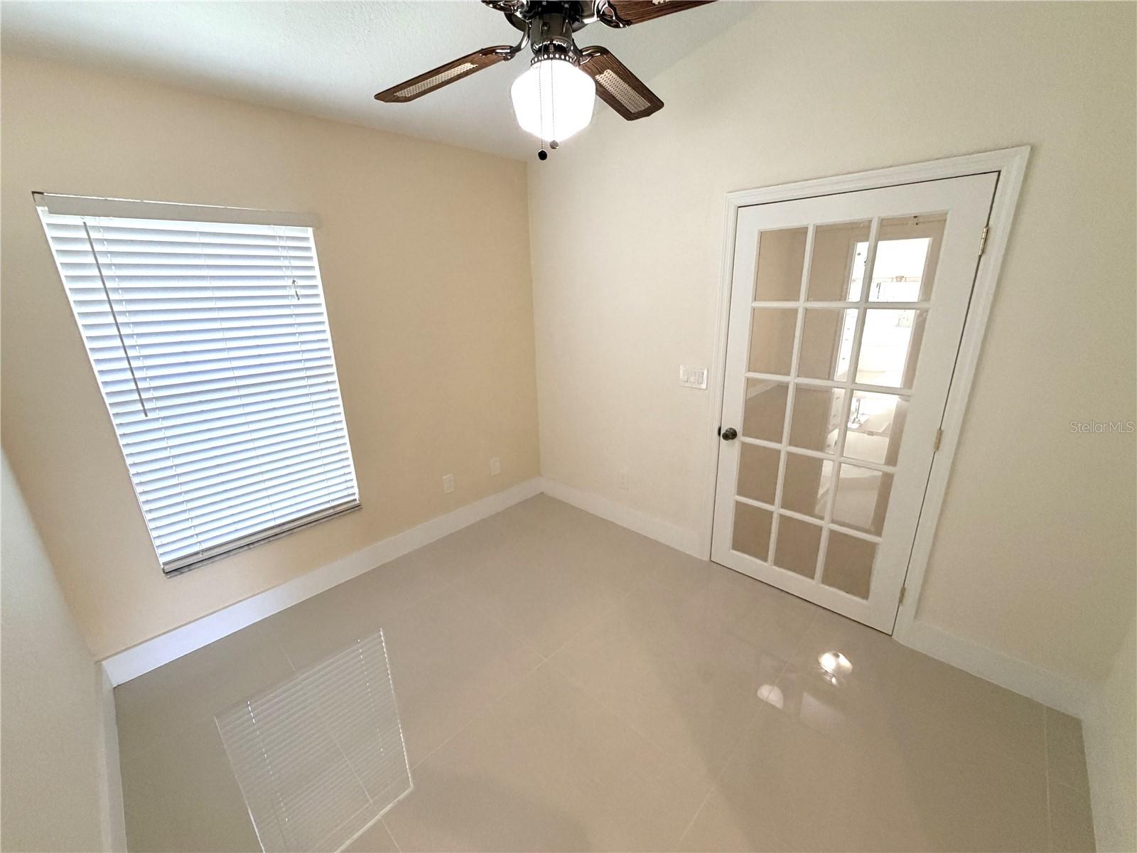COLLEGE HEIGHTS PH 02 - Residential Lease
