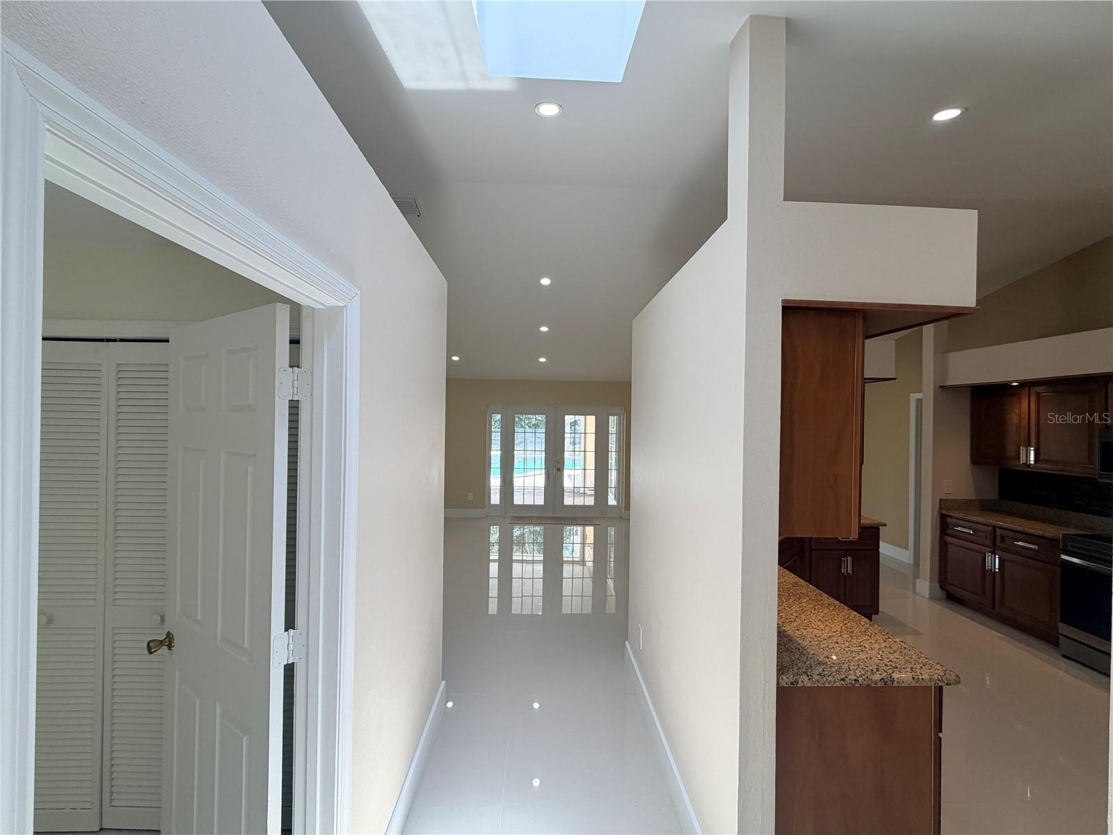 COLLEGE HEIGHTS PH 02 - Residential Lease