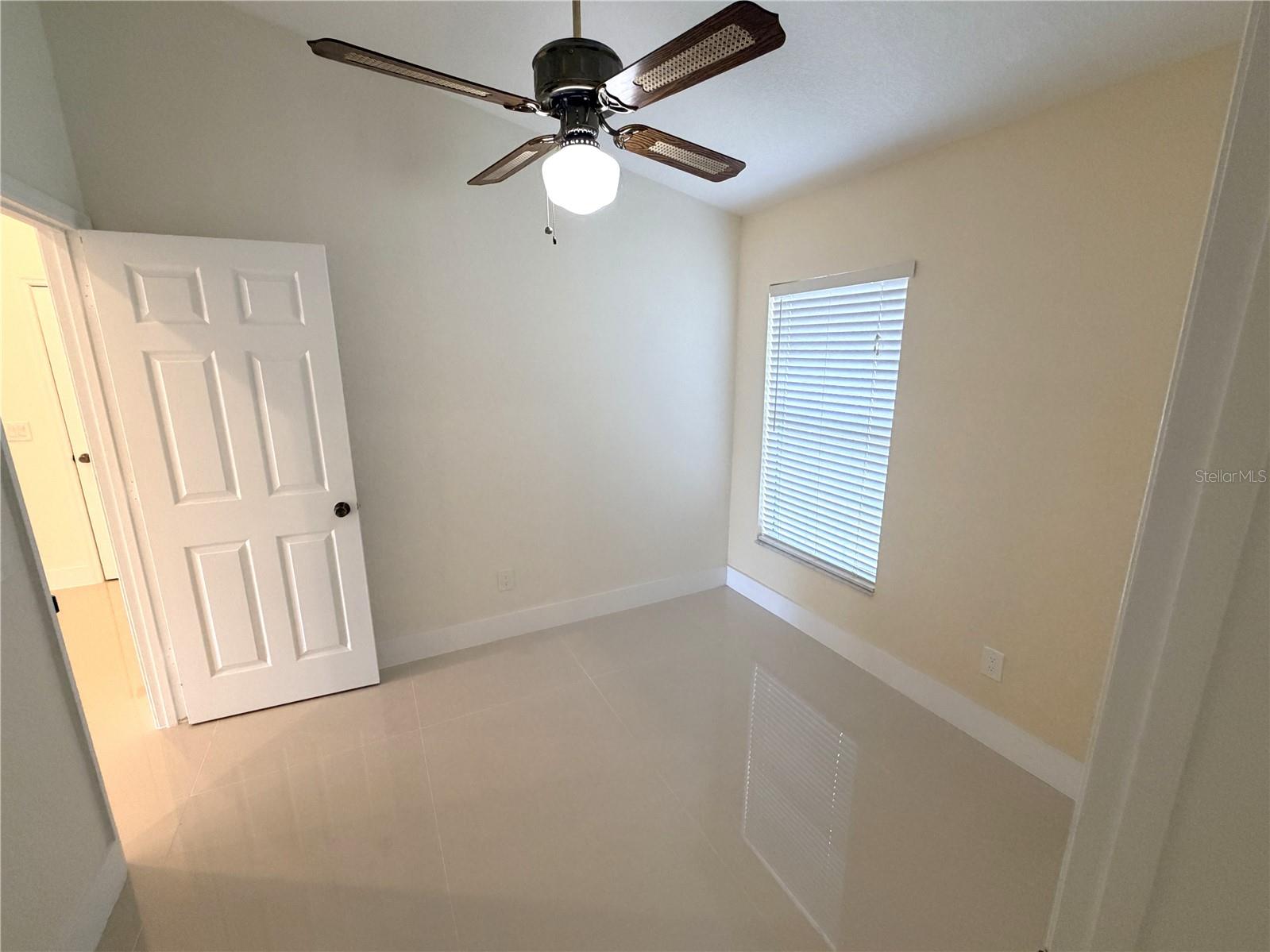 COLLEGE HEIGHTS PH 02 - Residential Lease