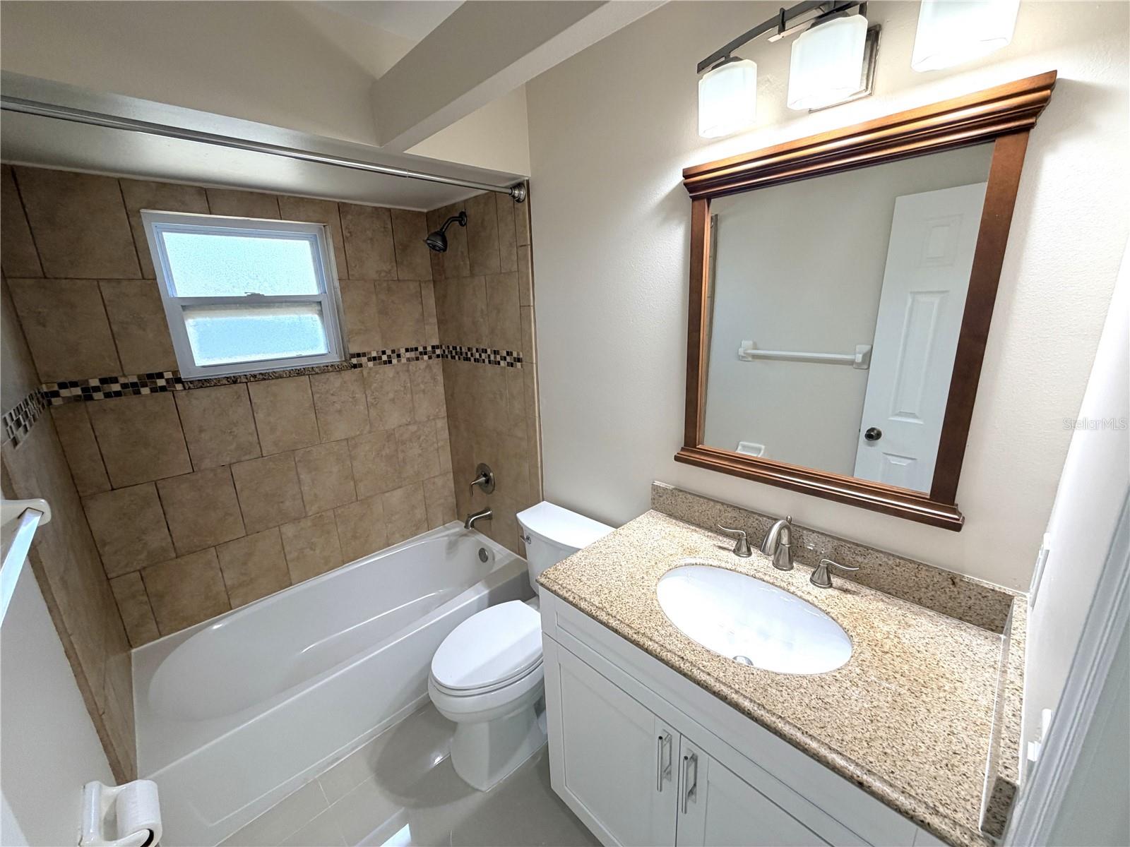 COLLEGE HEIGHTS PH 02 - Residential Lease