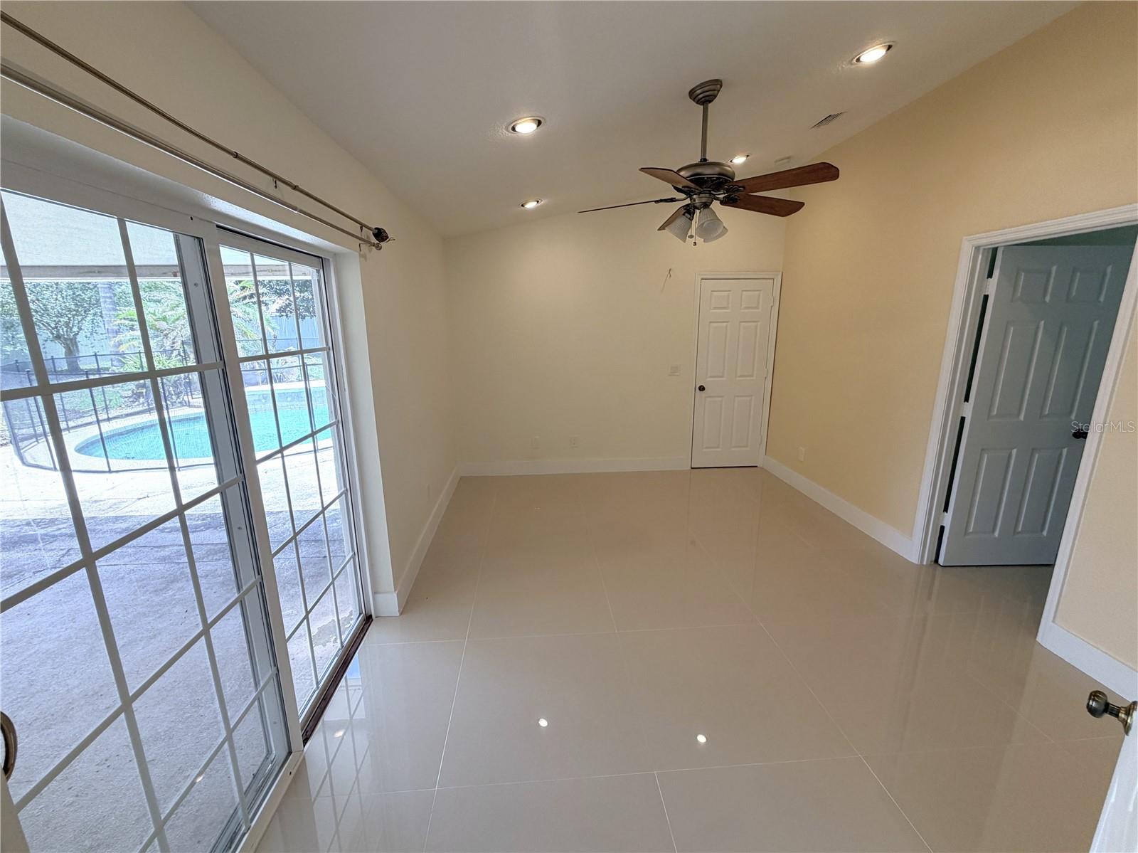 COLLEGE HEIGHTS PH 02 - Residential Lease