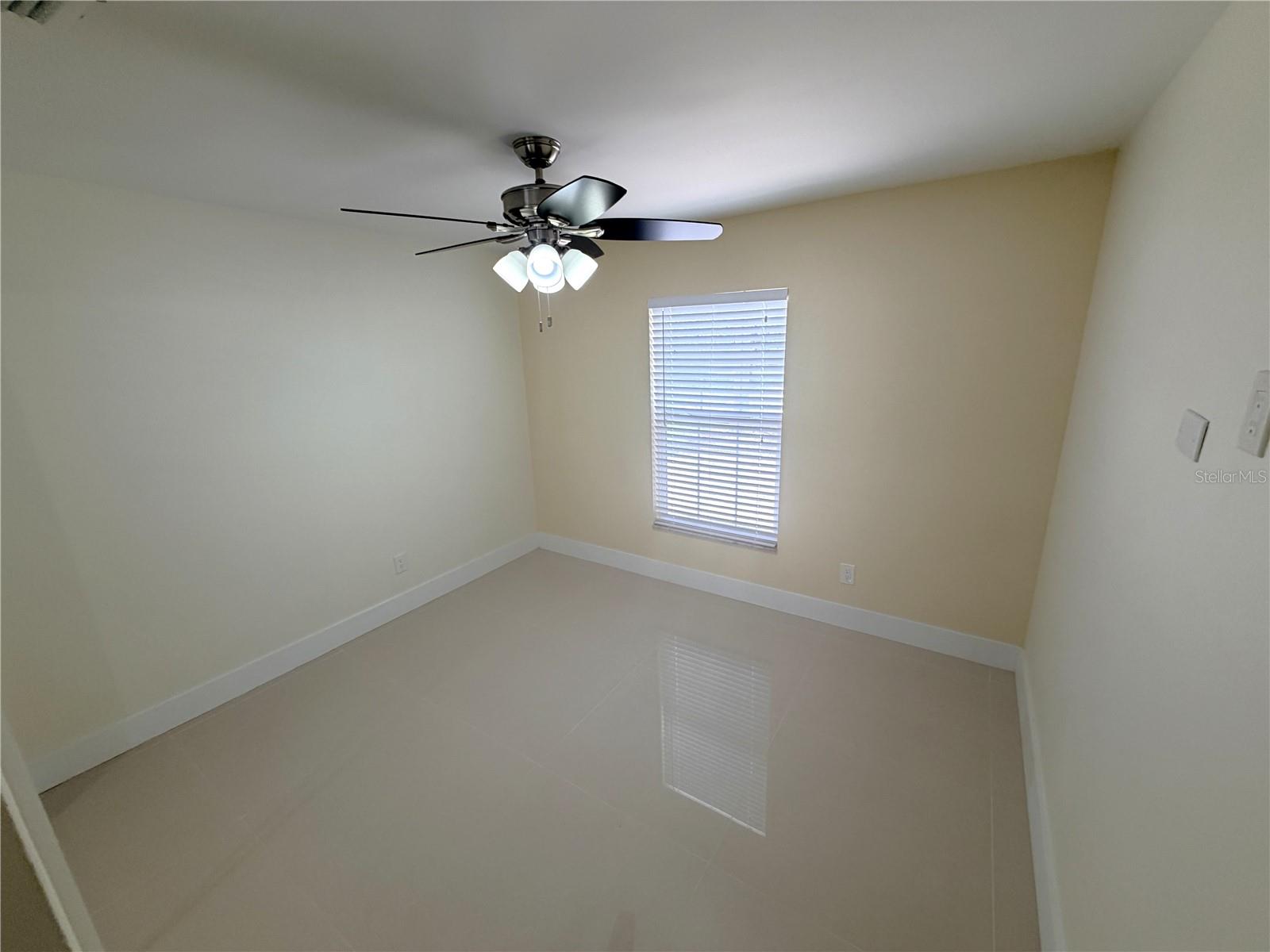 COLLEGE HEIGHTS PH 02 - Residential Lease