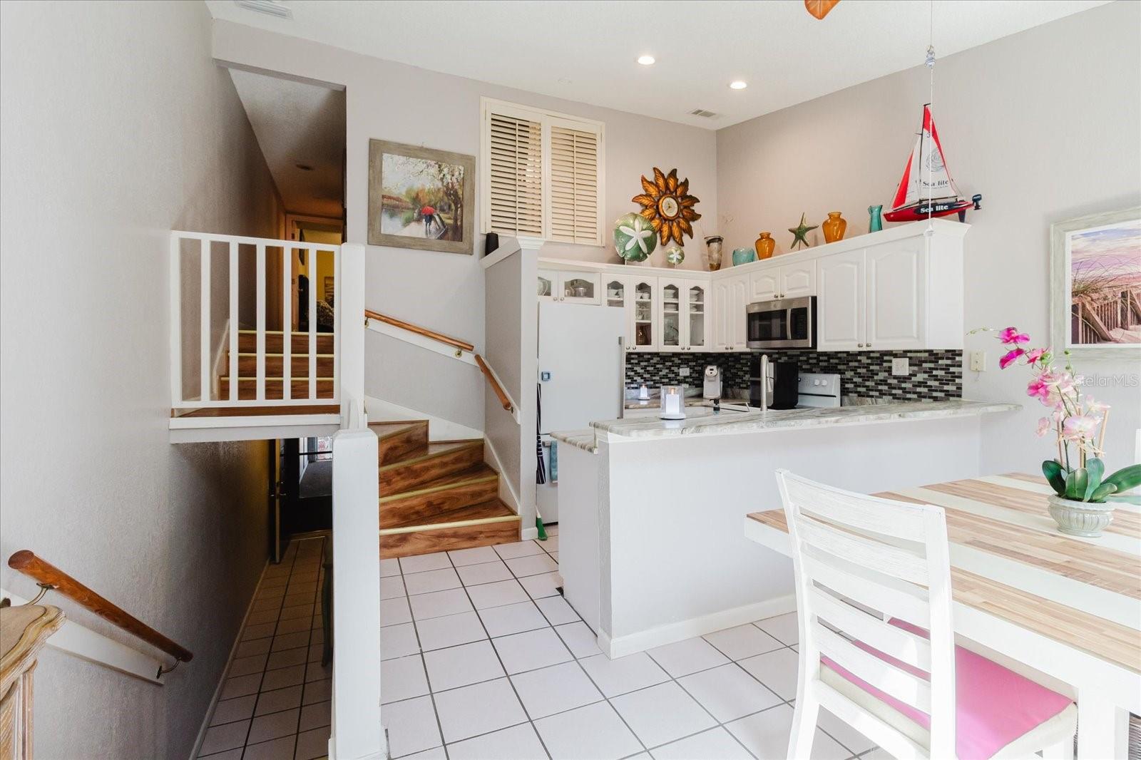 LAKE FOREST CONDO - Residential