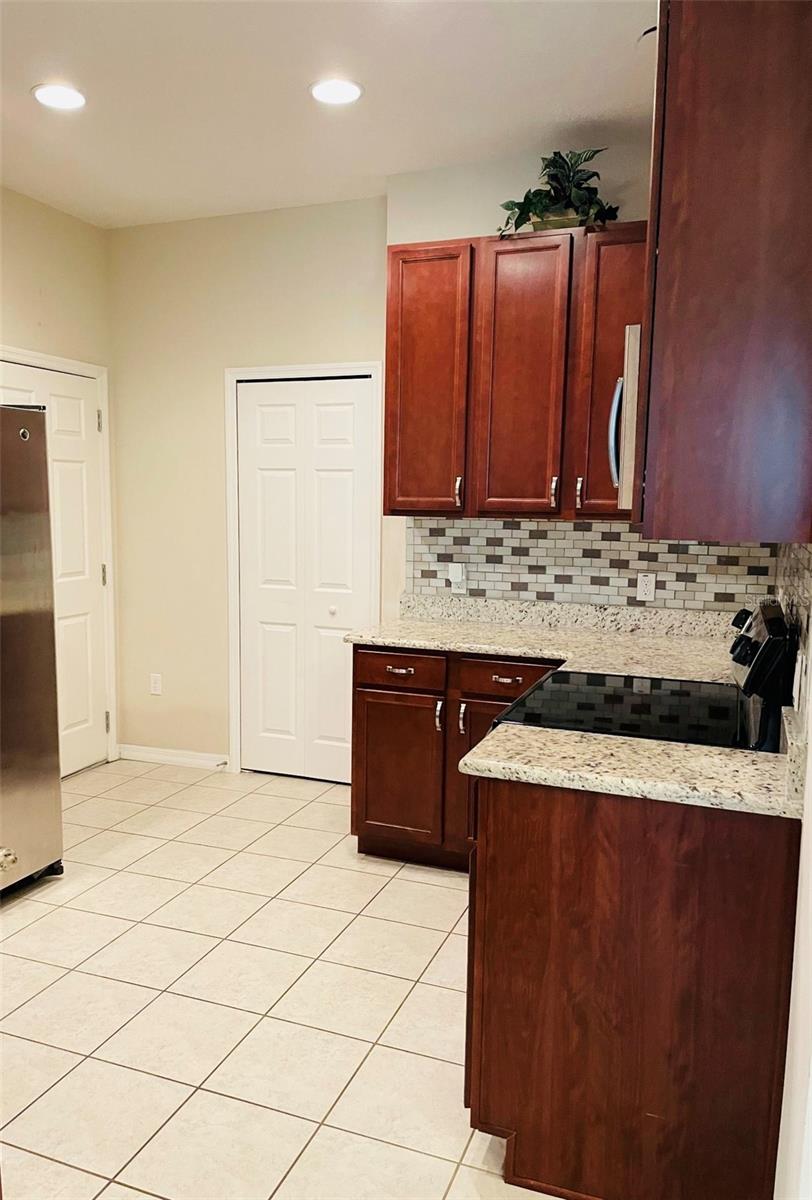 AVALON TOWN CENTER-A REP - Residential Lease
