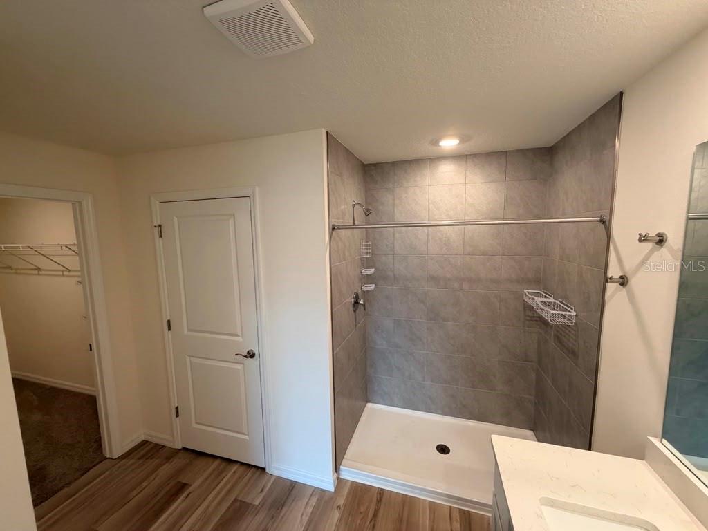 RIDGE/HEATH-BROOK PH 2 - Residential Lease