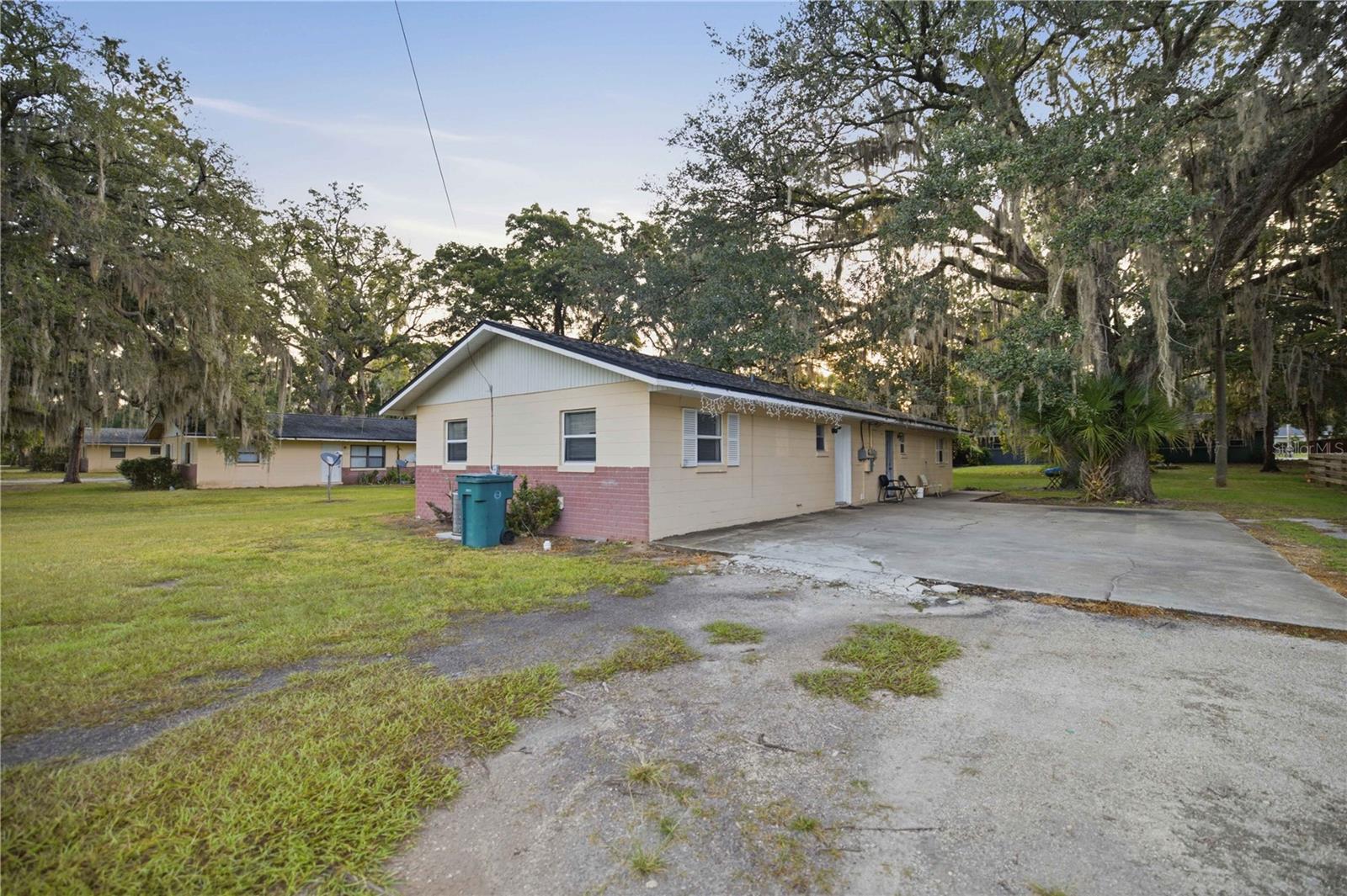 FRENCH ESTATE - Residential Lease