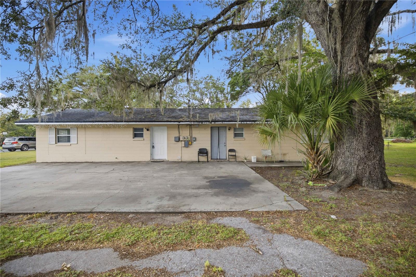 FRENCH ESTATE - Residential Lease
