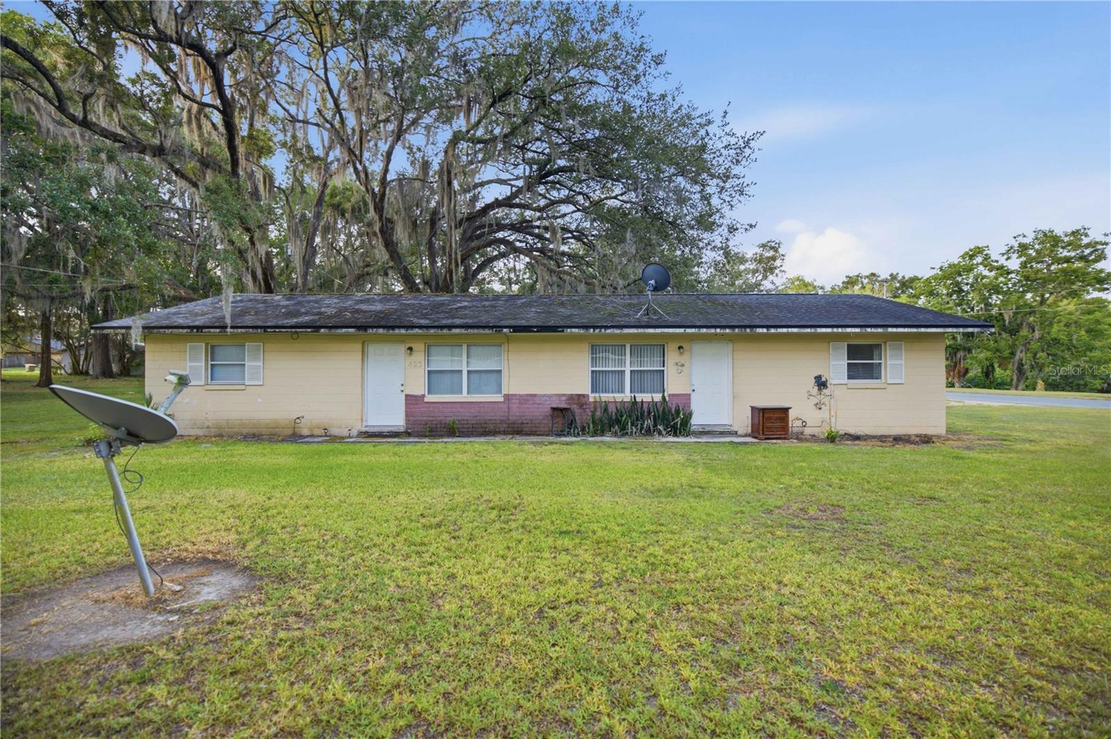 FRENCH ESTATE - Residential Lease