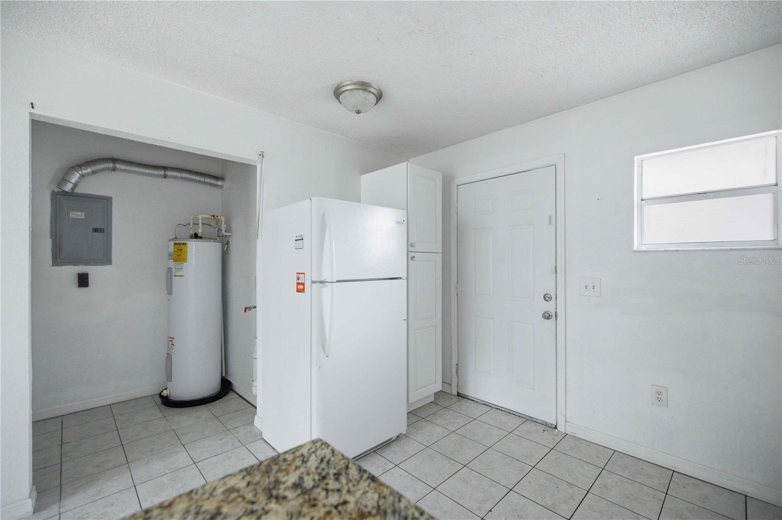 FRENCH ESTATE - Residential Lease