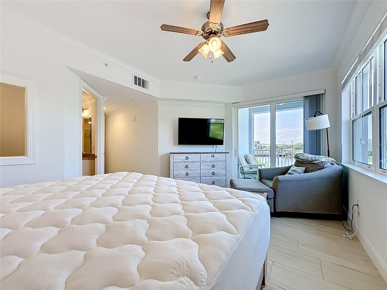 RIVERWALK/CORONADO ISLAND-BLDG - Residential
