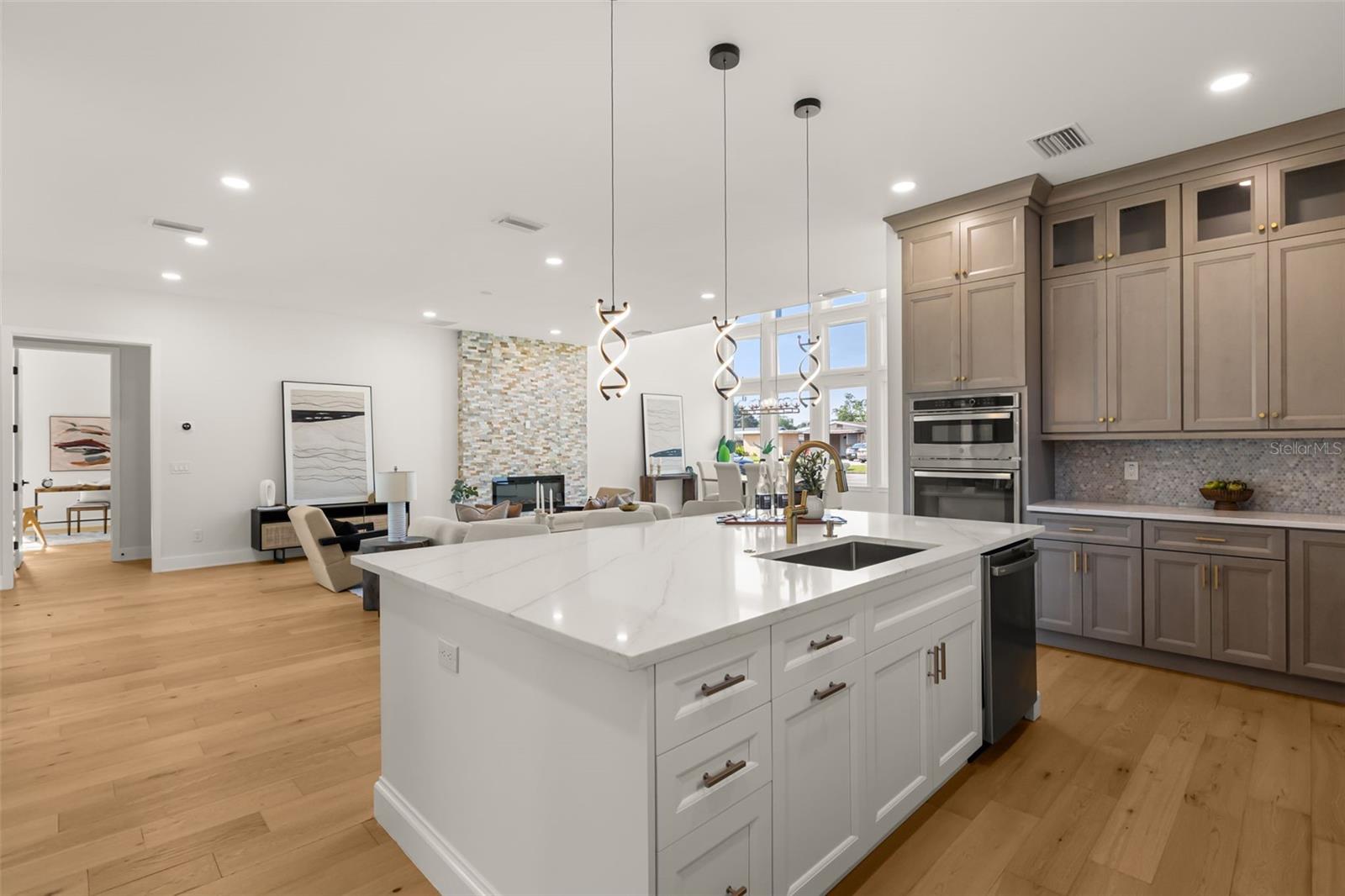 ROCKLEDGE FIRST ADD - Residential Income