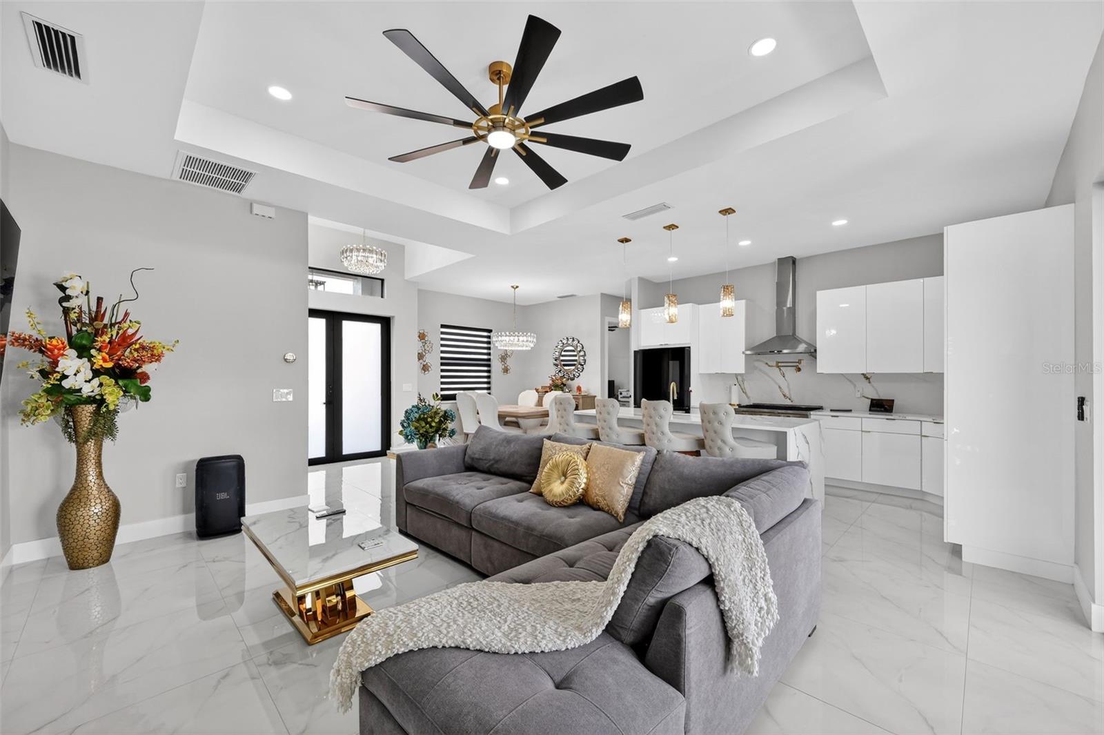 SUNN LAKES ESTATES - Residential