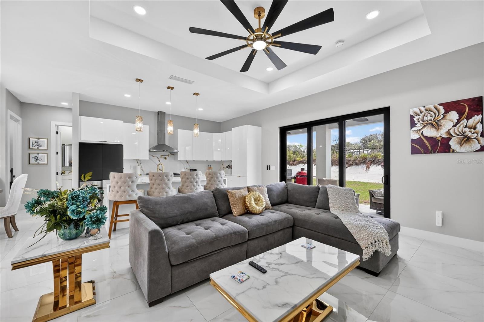 SUNN LAKES ESTATES - Residential