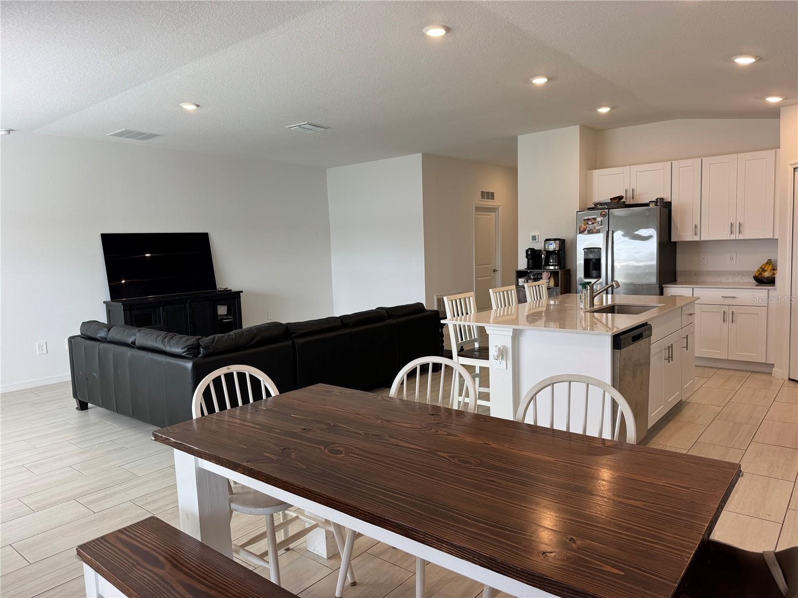 PROSPERITY LAKES - Residential