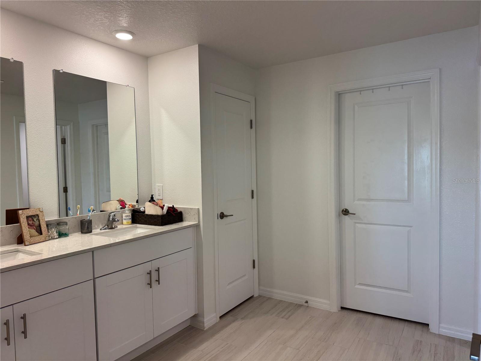 PROSPERITY LAKES - Residential