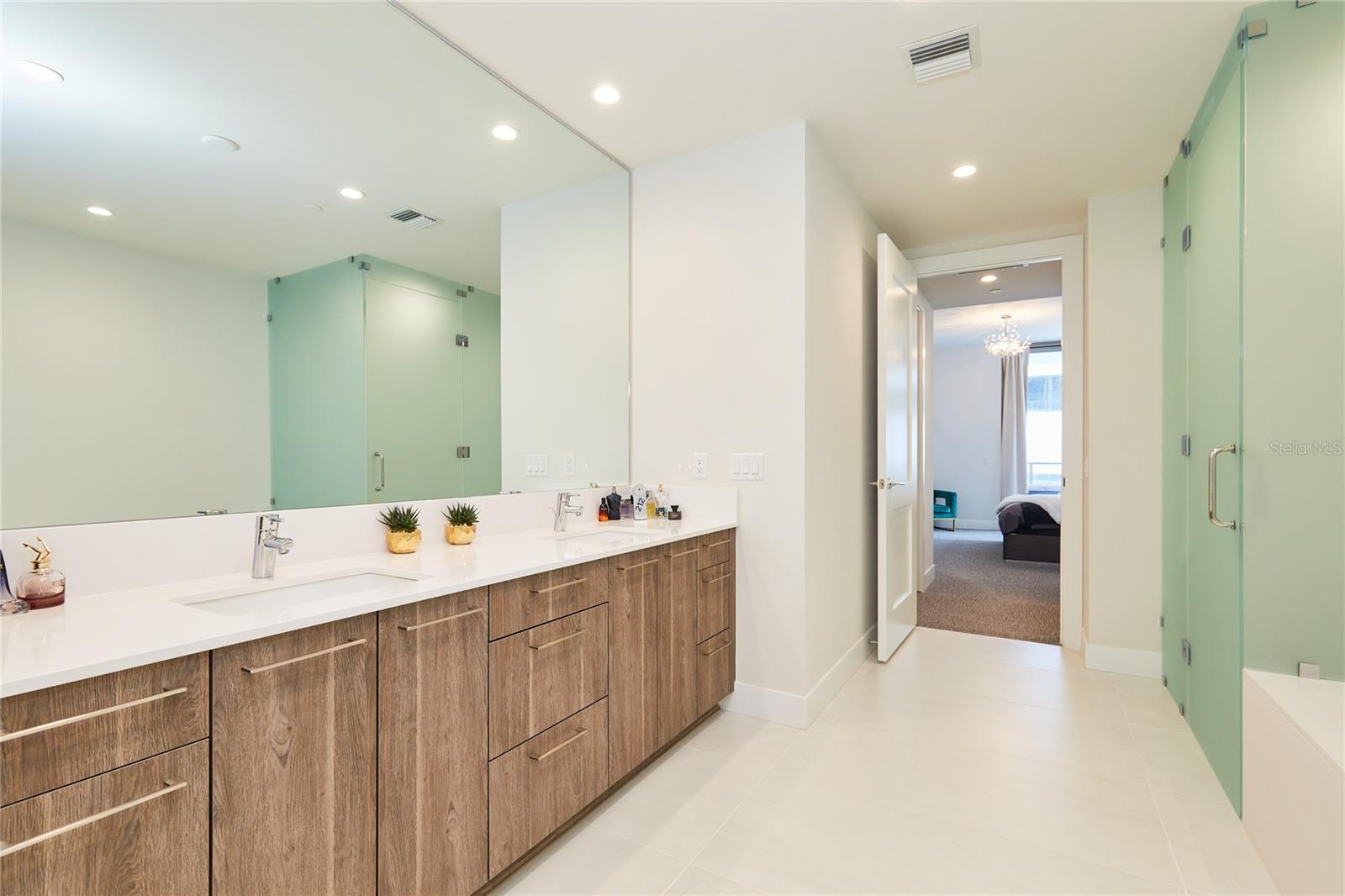 SALTAIRE CONDO - Residential