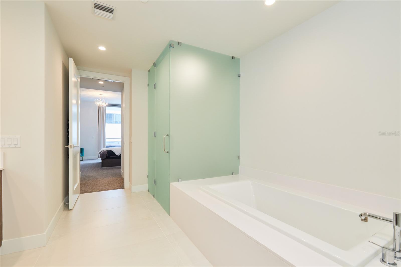 SALTAIRE CONDO - Residential