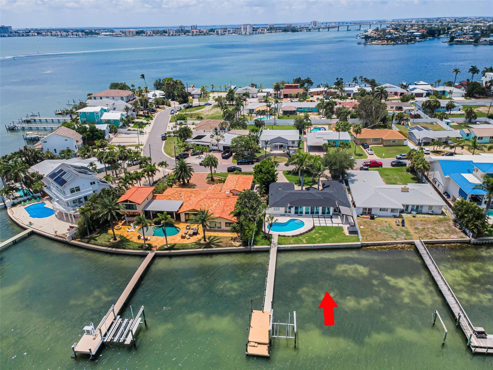 BOCA CIEGA ISLE - Residential