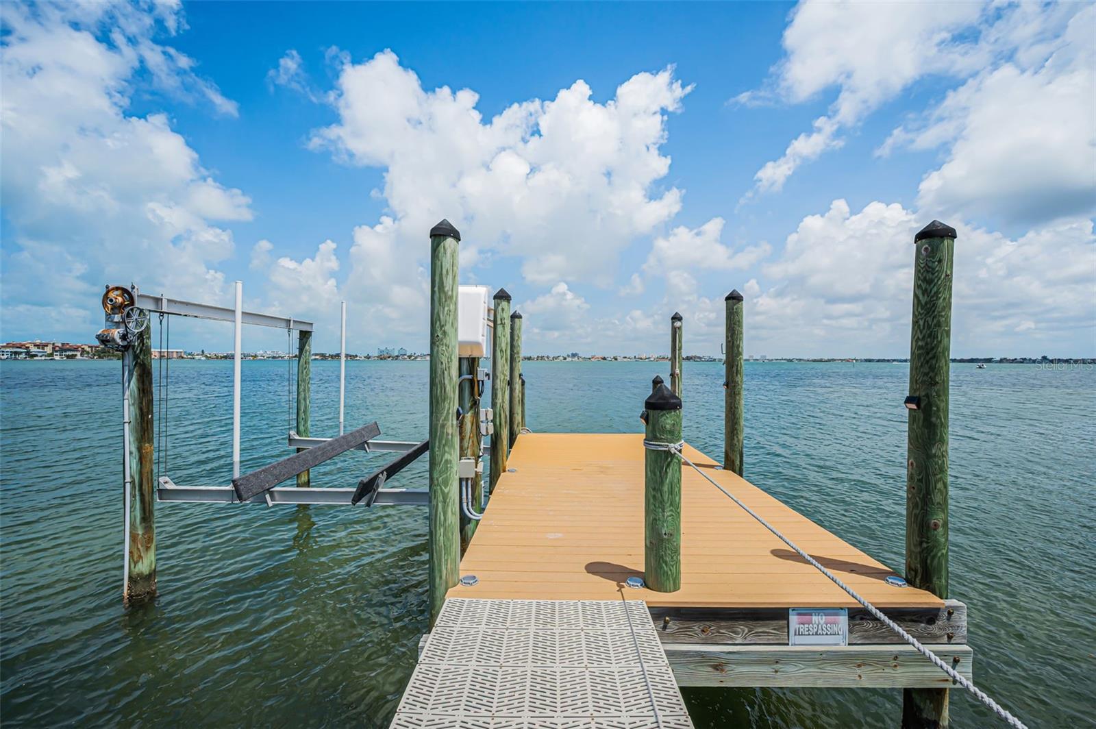 BOCA CIEGA ISLE - Residential