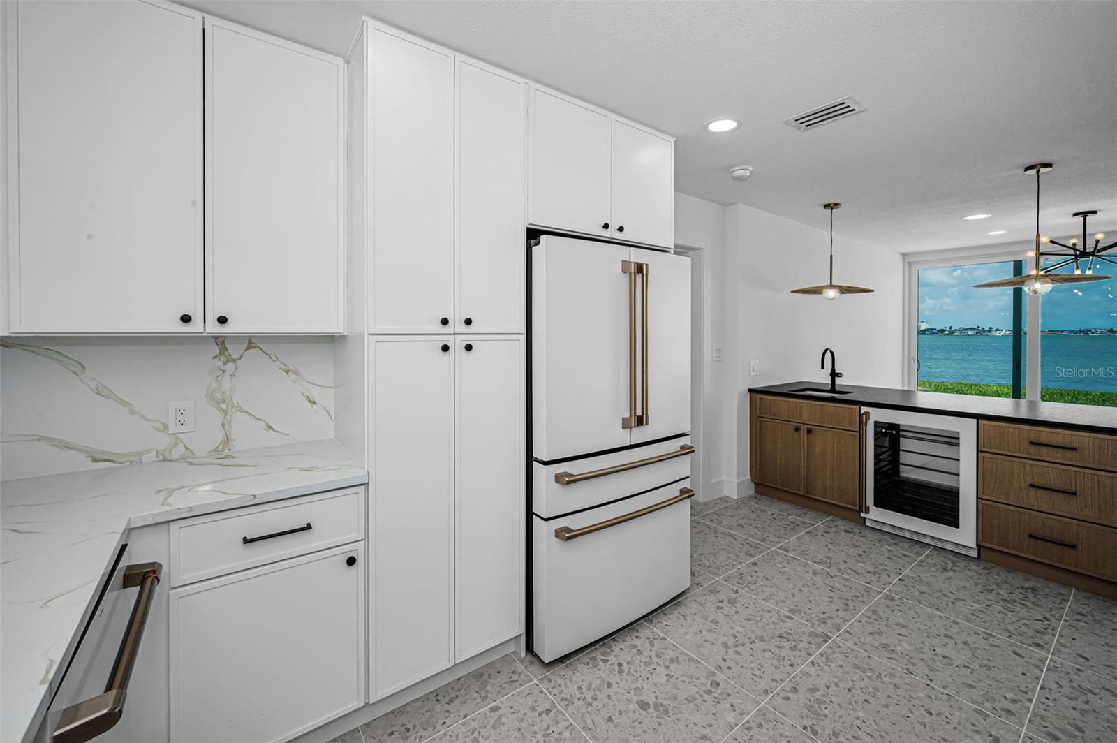 BOCA CIEGA ISLE - Residential