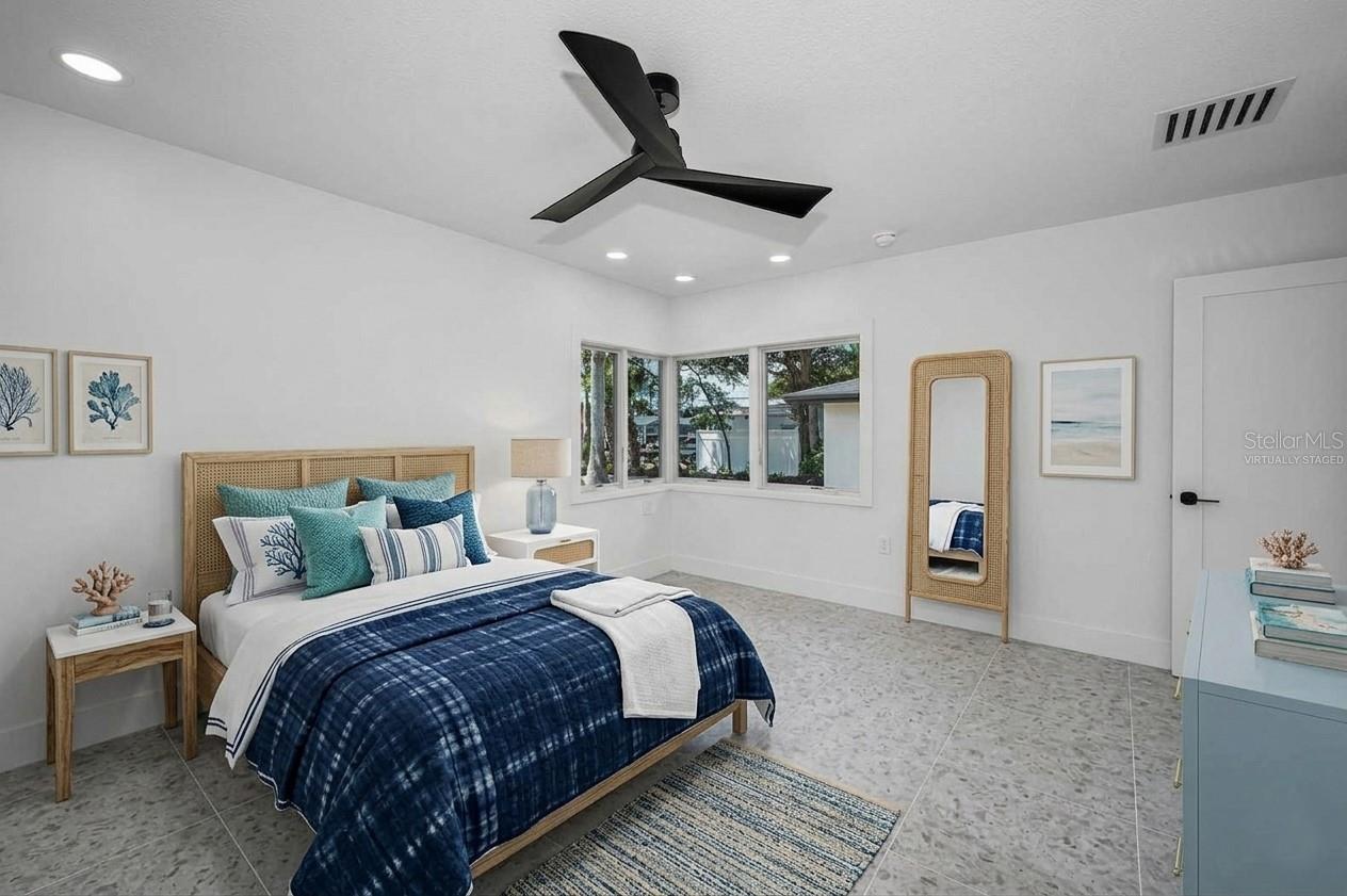 BOCA CIEGA ISLE - Residential