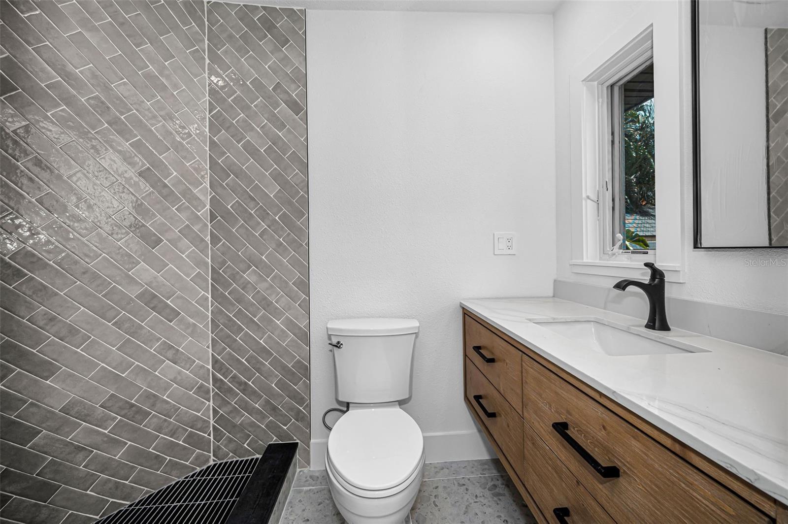BOCA CIEGA ISLE - Residential