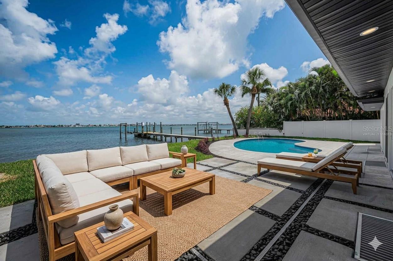BOCA CIEGA ISLE - Residential