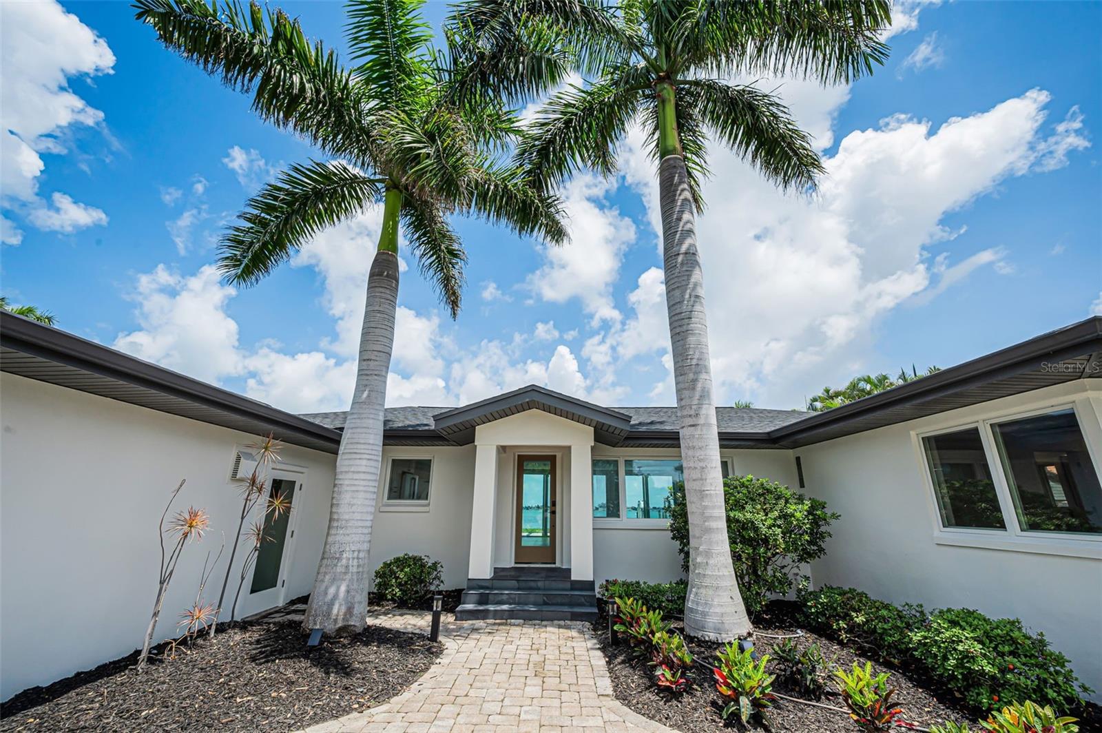 BOCA CIEGA ISLE - Residential
