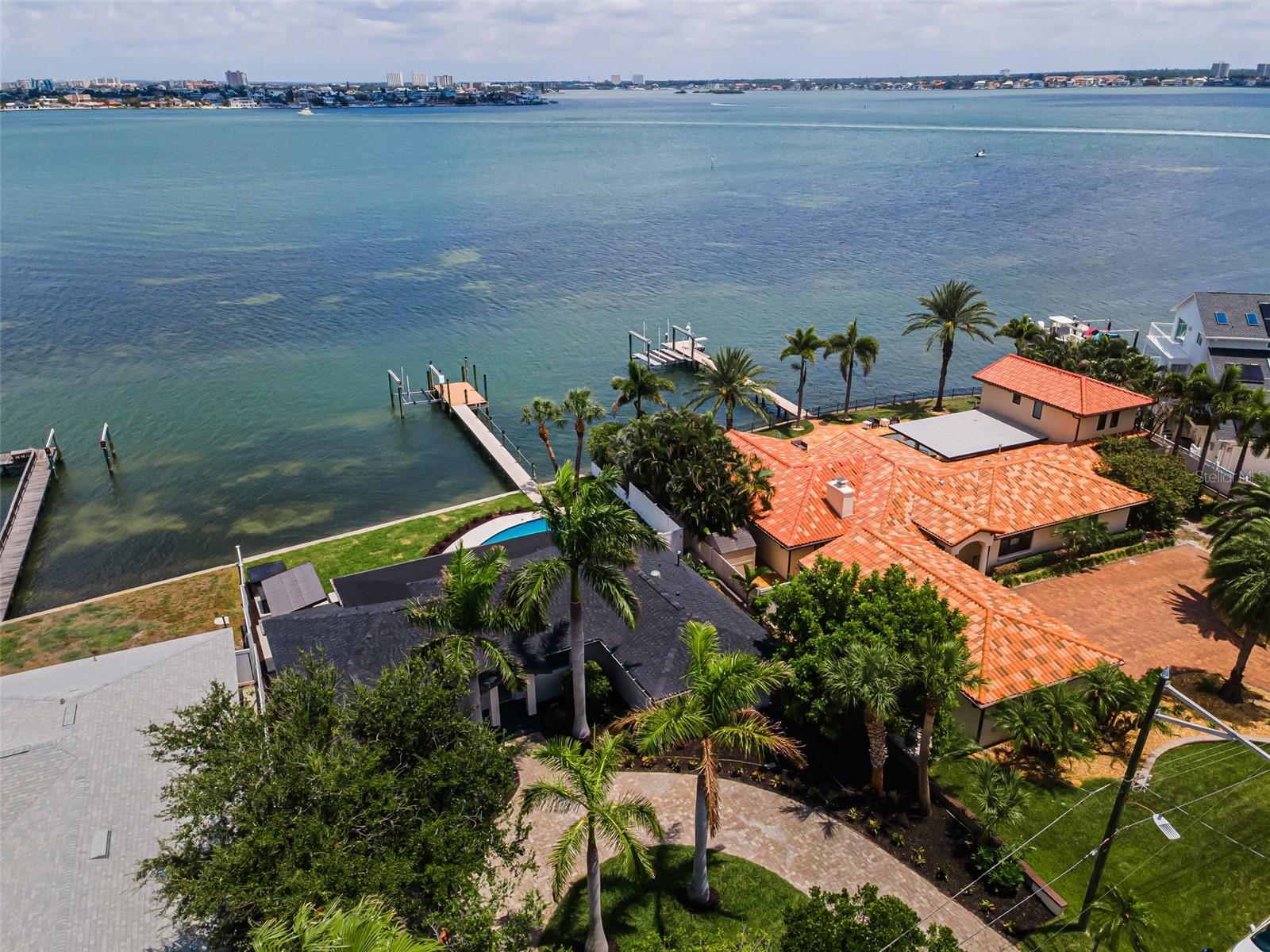 BOCA CIEGA ISLE - Residential