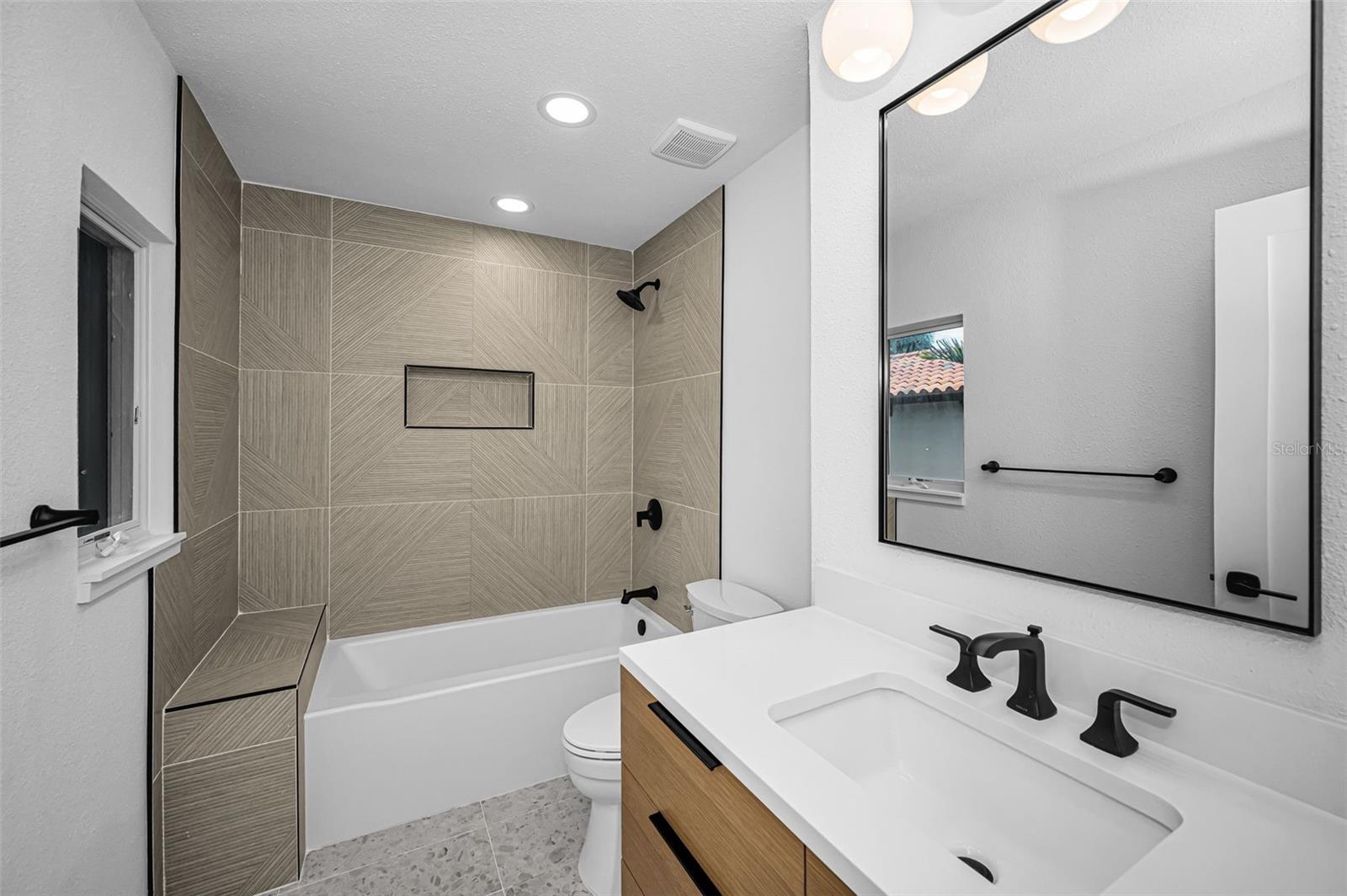 BOCA CIEGA ISLE - Residential