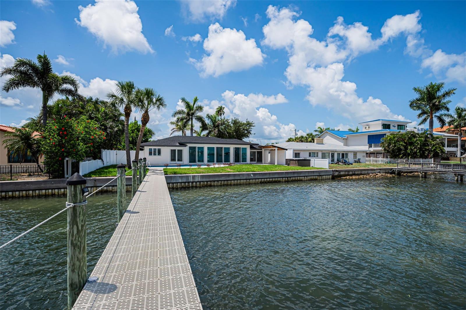 BOCA CIEGA ISLE - Residential