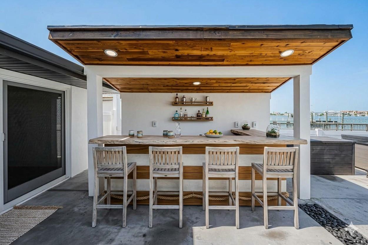 BOCA CIEGA ISLE - Residential