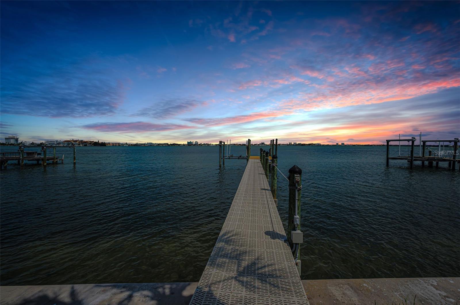 BOCA CIEGA ISLE - Residential