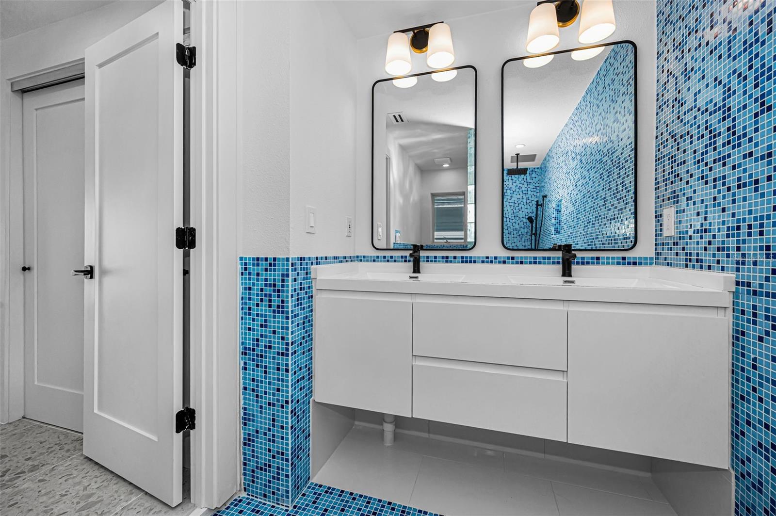 BOCA CIEGA ISLE - Residential