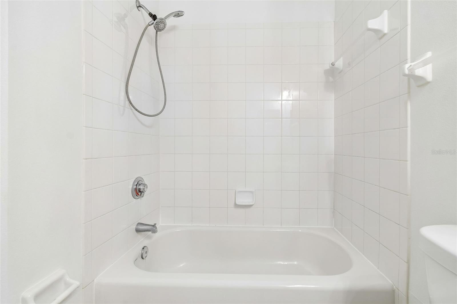 OSPREY RUN TWNHMS PH 2 - Residential Lease