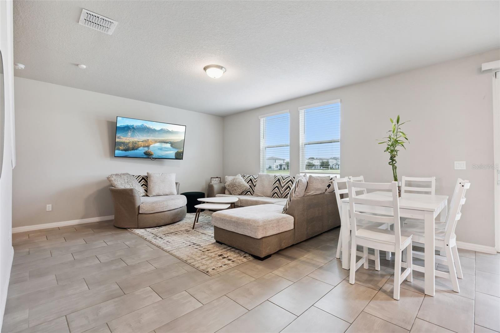 SILVER SPRINGS - Residential