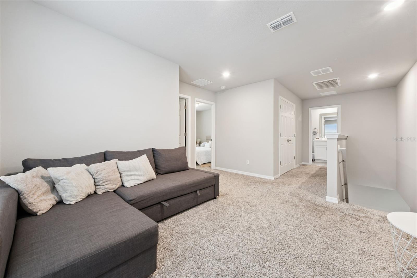SILVER SPRINGS - Residential