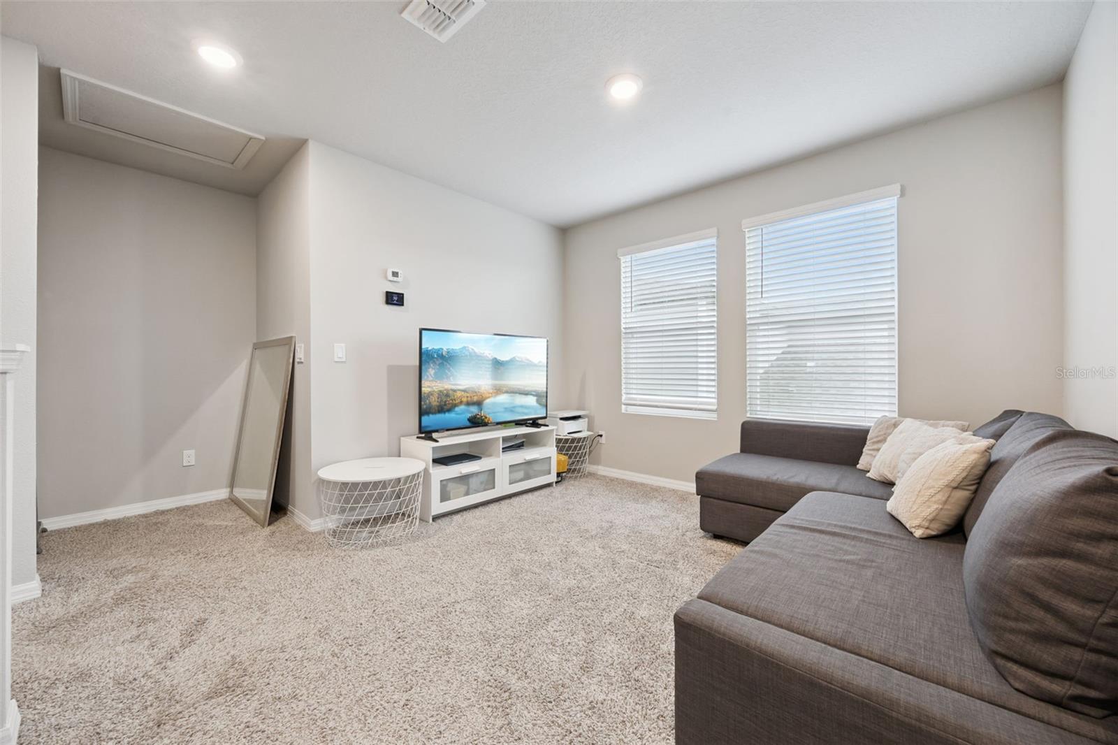 SILVER SPRINGS - Residential