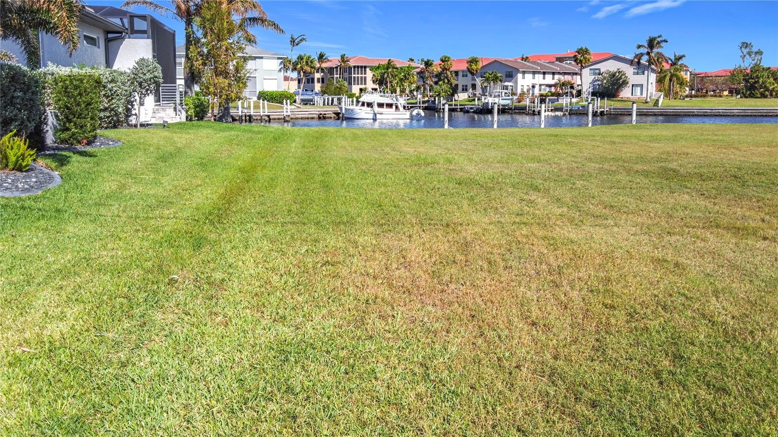 PUNTA GORDA ISLES SEC 14 - Land