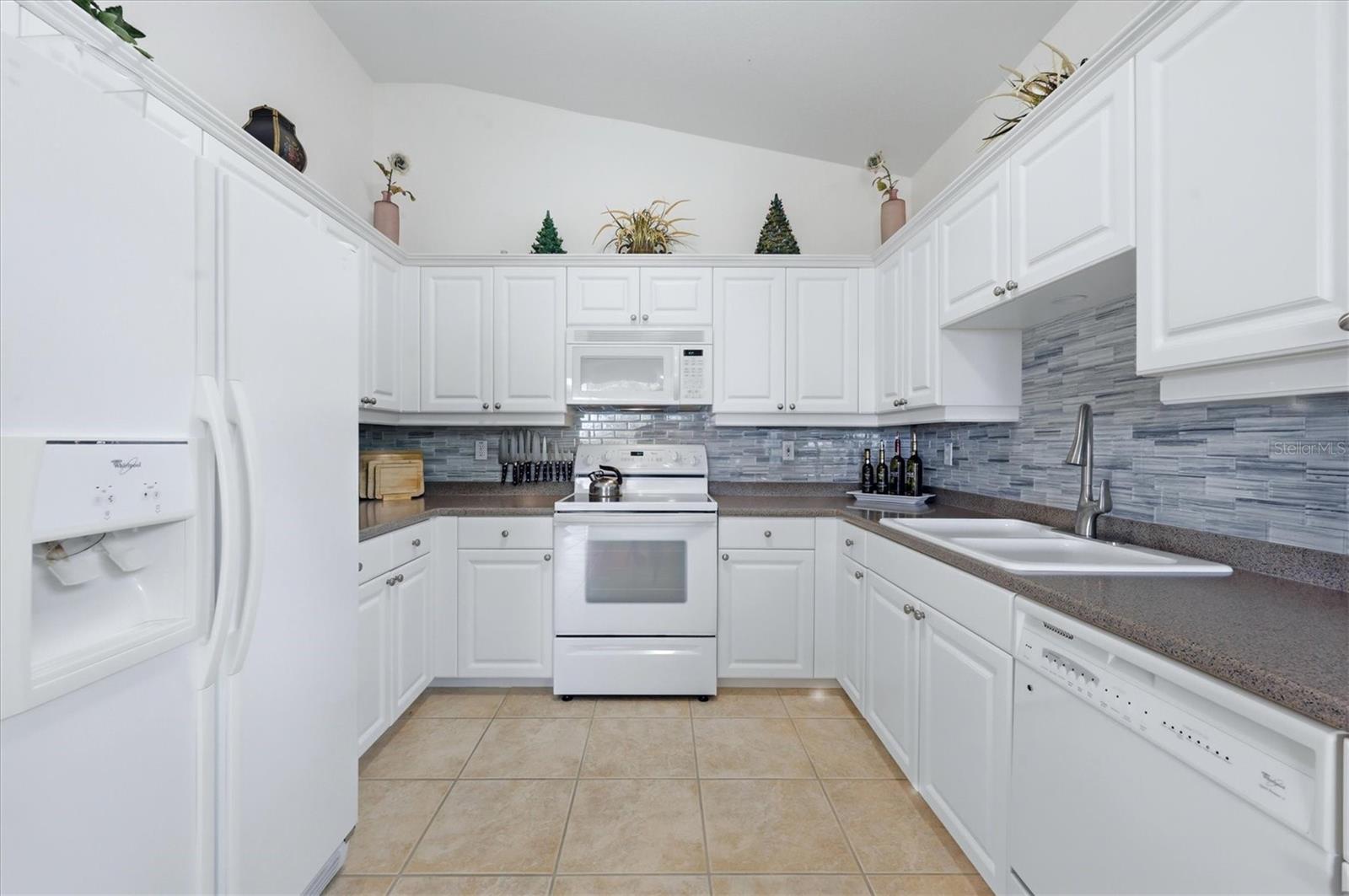 GRAND VISTA AT RIVERWOOD PH - Residential