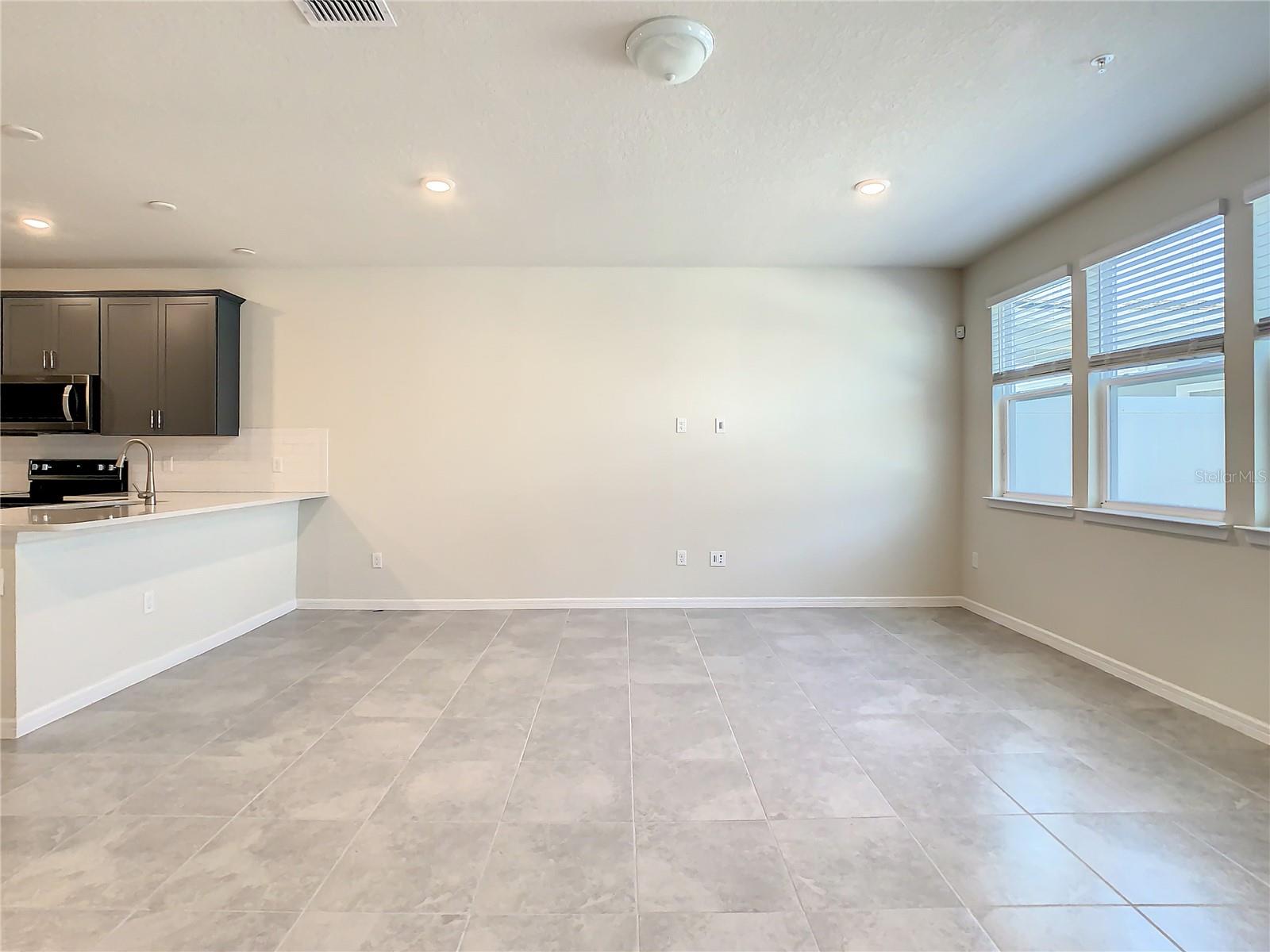 ISLES/LK NONA PH 3B - Residential Lease