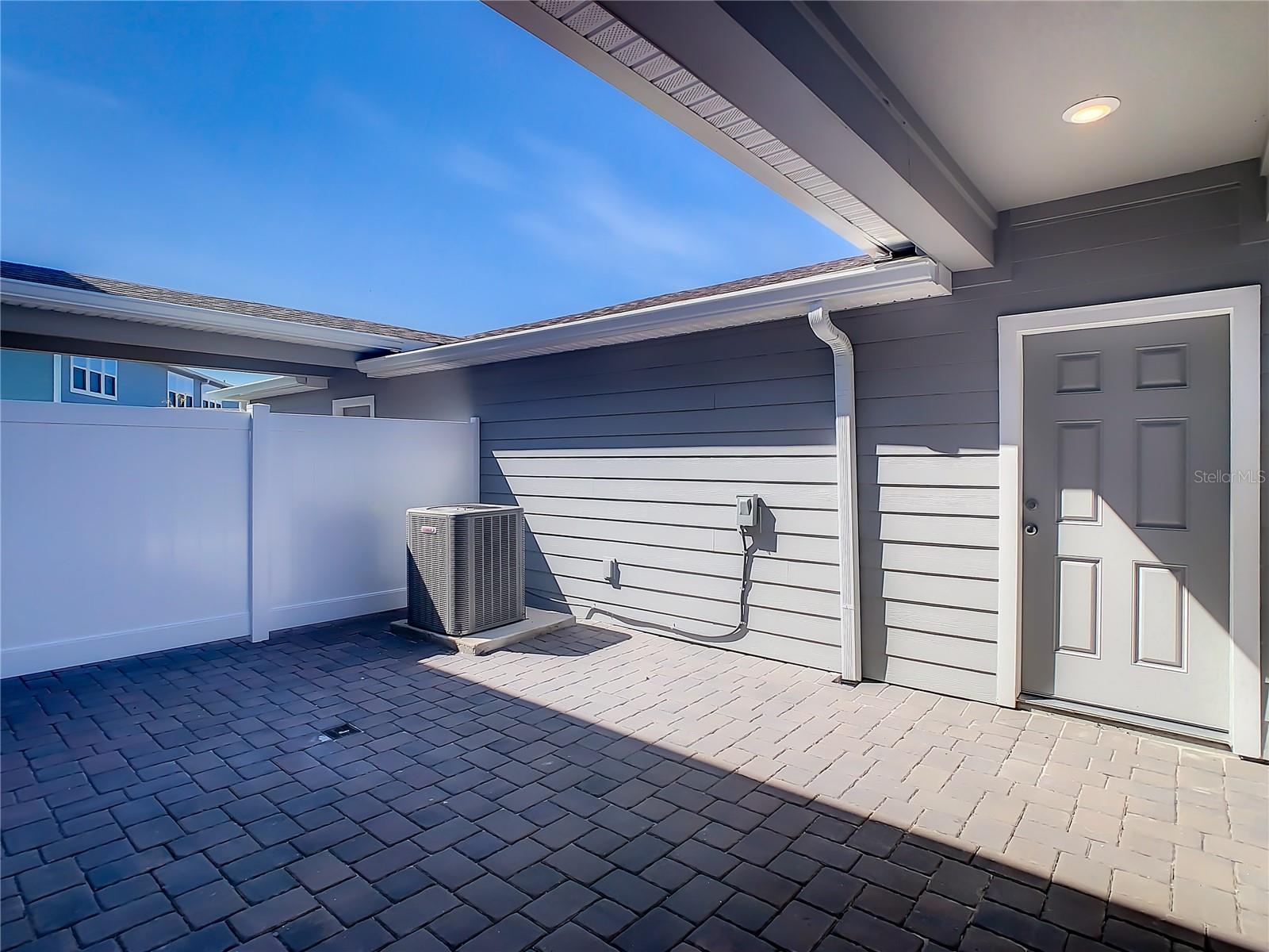 ISLES/LK NONA PH 3B - Residential Lease
