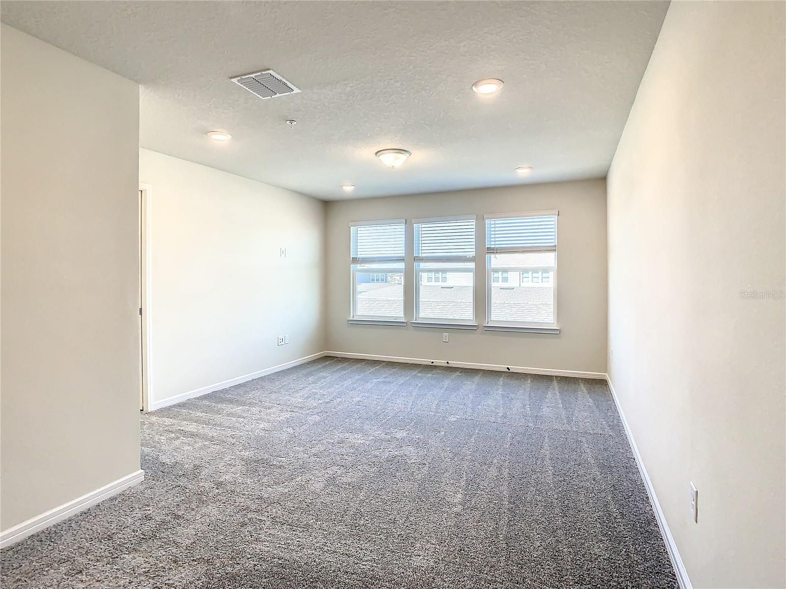 ISLES/LK NONA PH 3B - Residential Lease