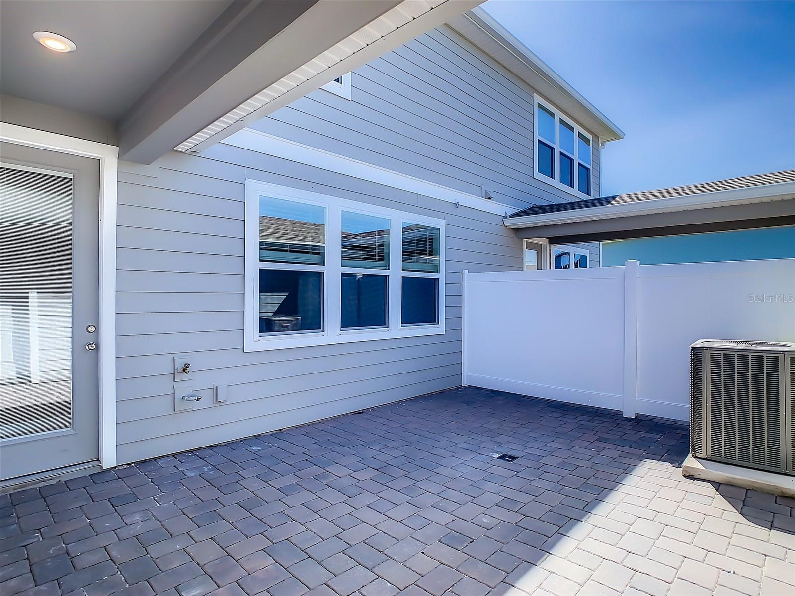 ISLES/LK NONA PH 3B - Residential Lease